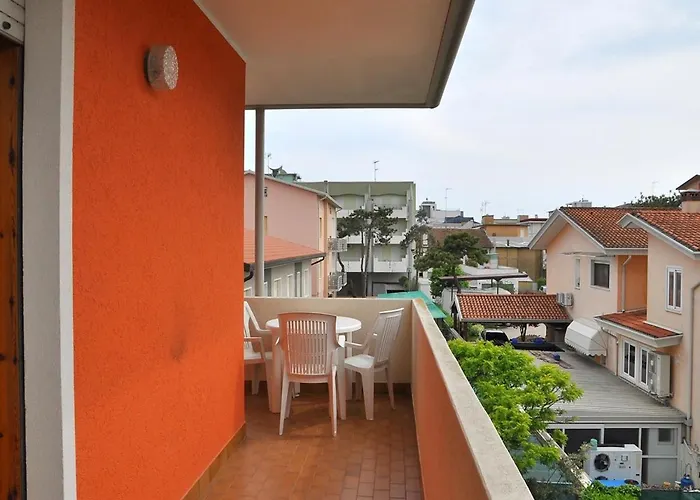 Colourful Flat With Balcony In Bibione - Beahost